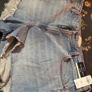 A&F Mom Short